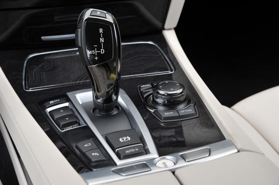  BMW 750i 2013 года  (фото 5 из 56)